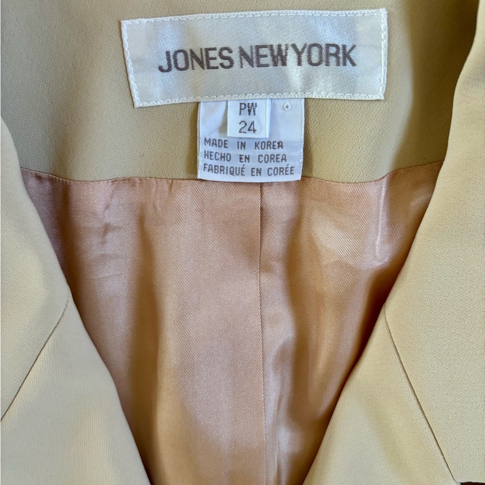 Jones New York Classic Beige Women's Blazer - Picture 4 of 6